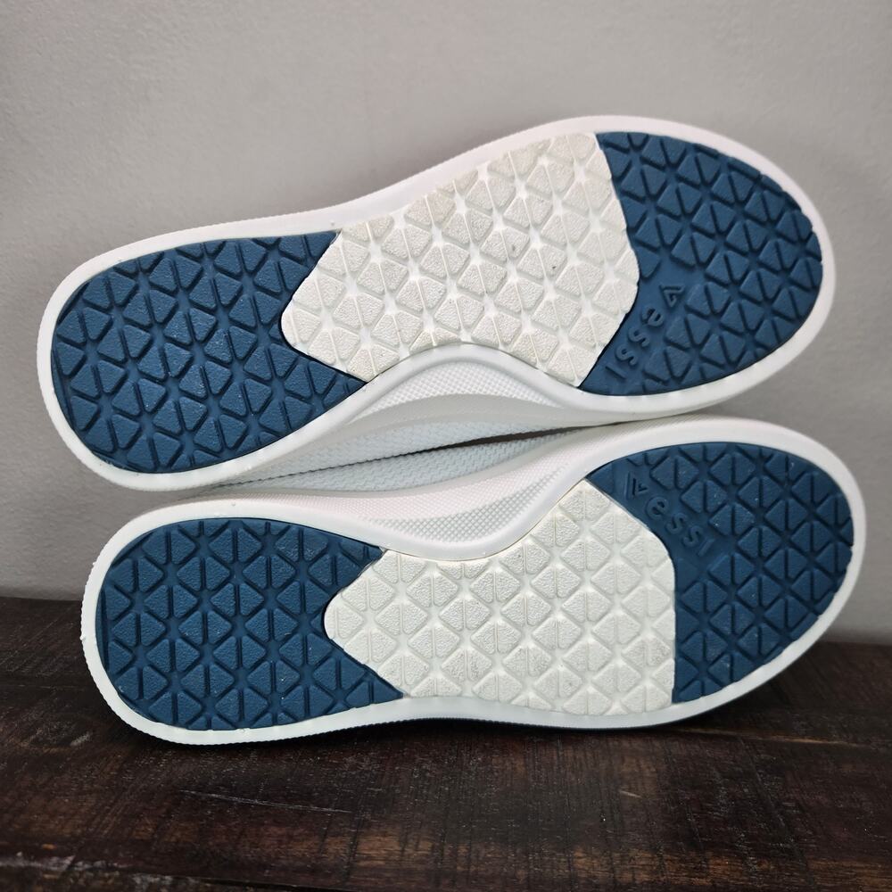 Vessi Weekend Sneaker Womens Size 6 Waterproof Shoes Marble White - Picture 9 of 12